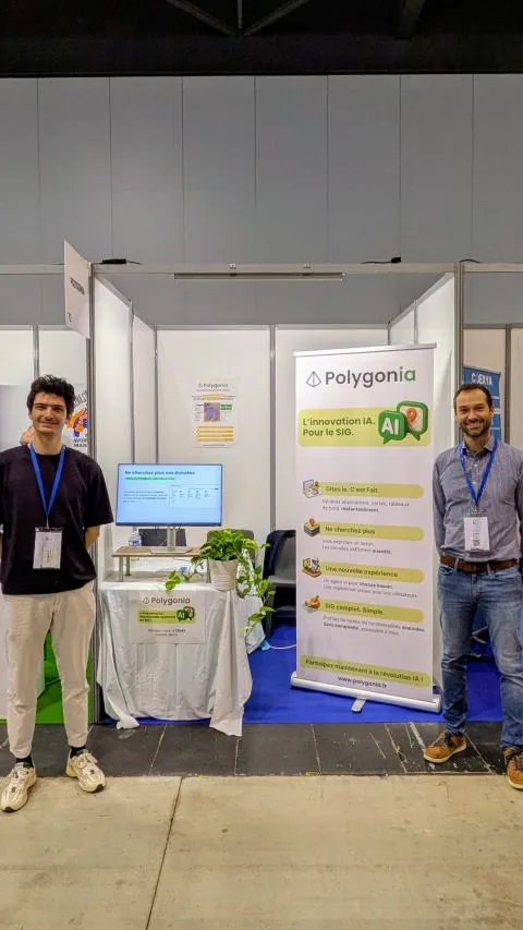 L'équipe Polygonia sur son stand aux GeoDataDays 2025